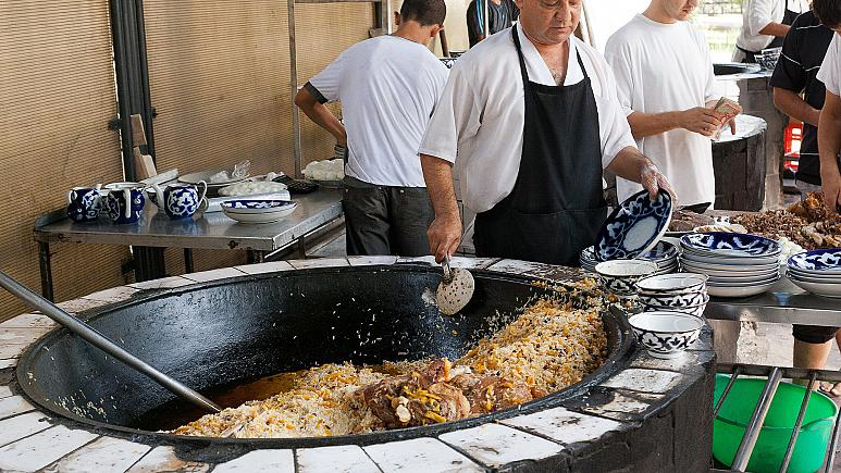 Horno para hacer pan uzbeko